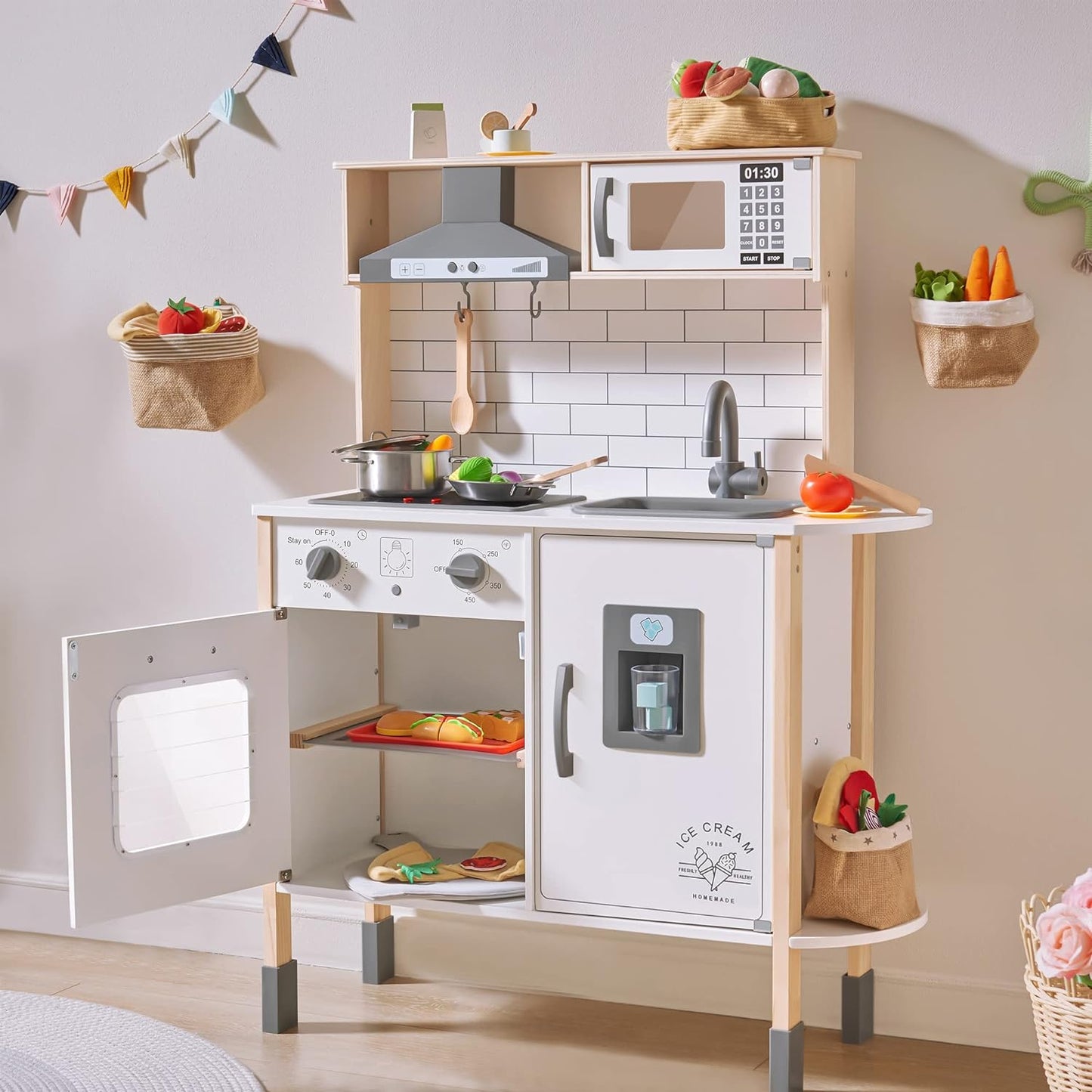 Children's small land play kitchen, wooden children's play kitchen toy set